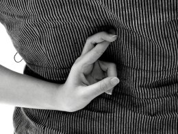 fingers-crossed-behind-back